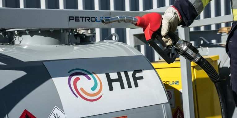 E-fuel from Chile hits the racetrack with Porsche