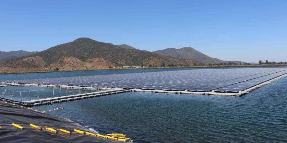 Inauguran en Chile la planta solar flotante más grande del Cono Sur